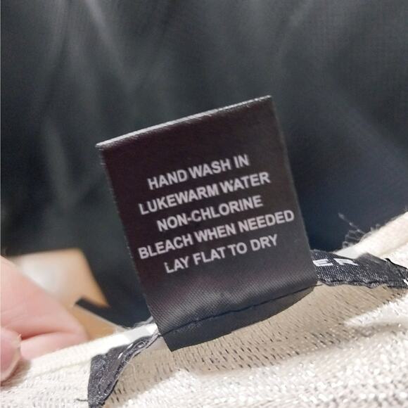 NWT! MARCUS ADLER NEW YORK! SILVER EMBROIDERED CREAM SCARF, WRAP, LARGE! - Picture 9 of 10